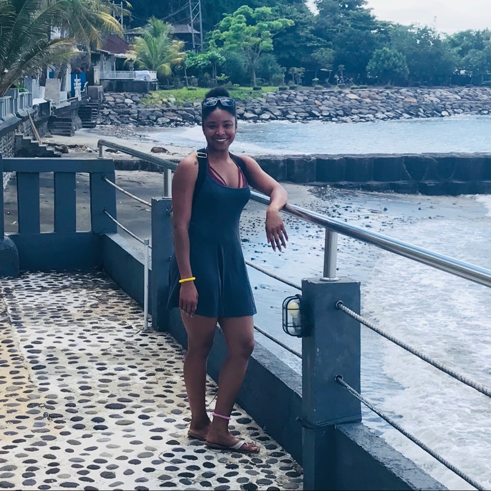 Meet your Posher, Ajah